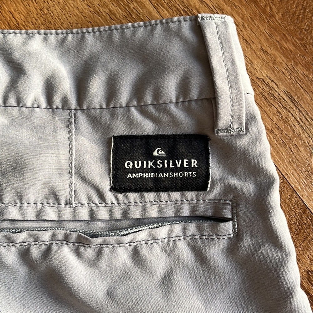 Quicksilver Shorts - Picture 3 of 5